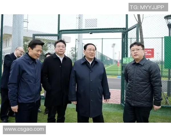 李强专访揭秘篮球成功背后的秘密与奋斗历程